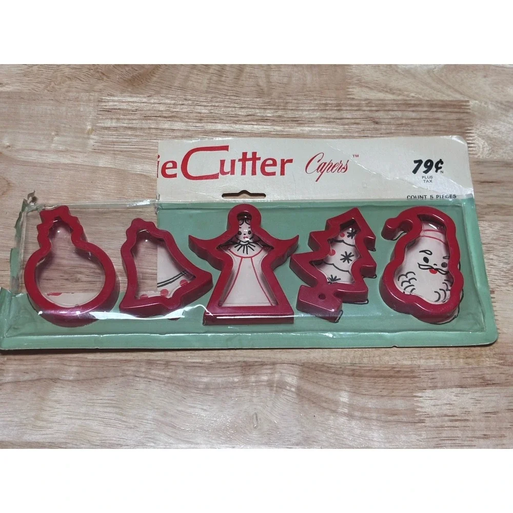 Vintage 1972‎ Cookie Cutter Capers Xmas Set Lone Toy Tree 5pc Red Plastic NOS